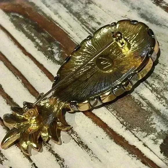 Vintage Liz Claiborne Pineapple Brooch Two Tone Signed - Picture 3 of 6